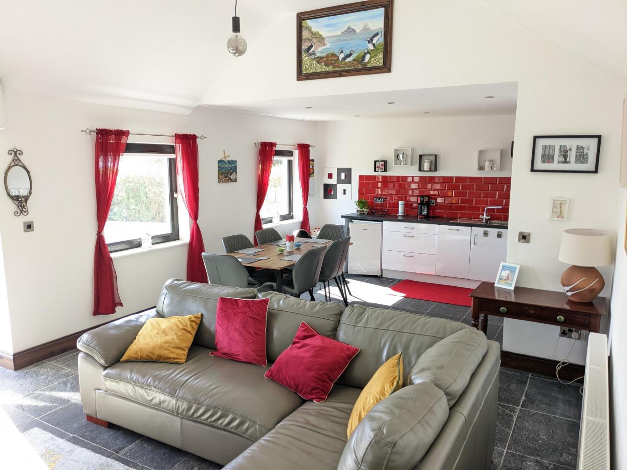 Shore Cottage - Cosy Comfort At The Sea Knights Town Экстерьер фото